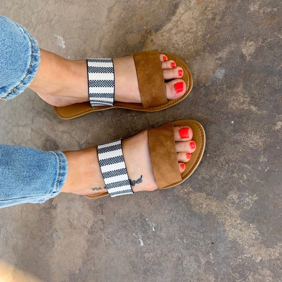 Summer Striped Sandals☀️ - Picture 2 of 6